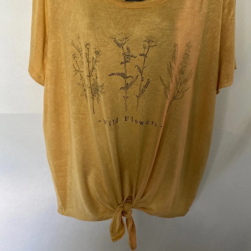 Light weight yellow top Size 2XL - Picture 3 of 10